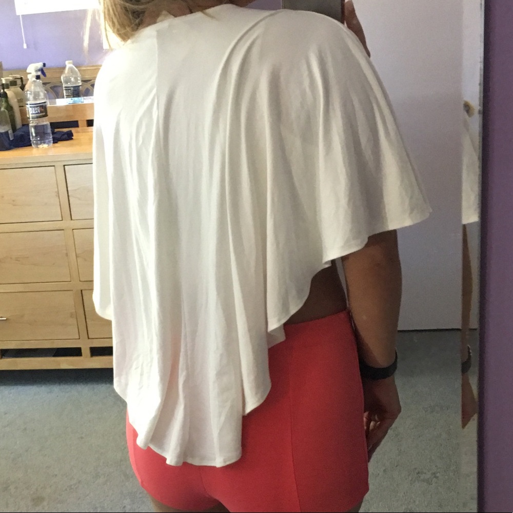 “Ivory” crop top with cape back - Picture 5 of 6